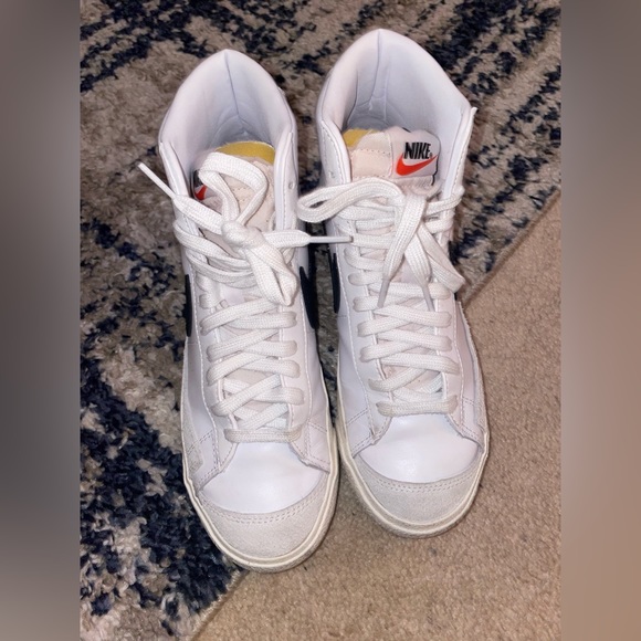 Nike blazer - women size 6.5 - Picture 2 of 4